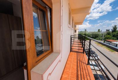 Casă individuală cu 50 camere în Est