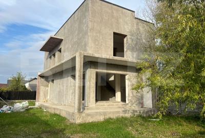 Casă individuală cu 4 camere în Brestei
