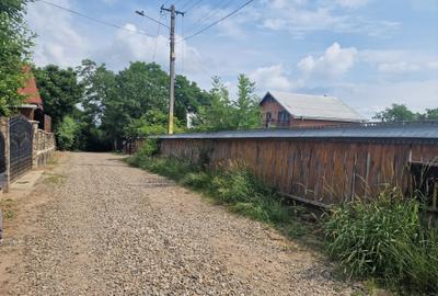 De Vanzare 800 mp ( 8 ari ) teren intravilan Scheia zona Conacul Domnesc - 3