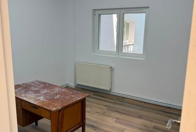 CRANGASI  ,  CONTRUCTORILOR  ,ADIACENT  , 3 CAMERE VANZARE - 12