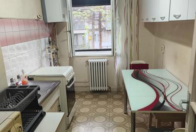 Apartament cu 2 camere semidecomandat, mobilat în Medicină