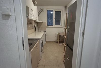 Apartament cu 2 camere semidecomandat în Iancului