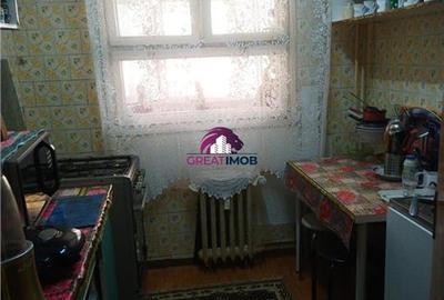 Inchiriere 1 camera dintr-un apartament cu 3 camere. - 3