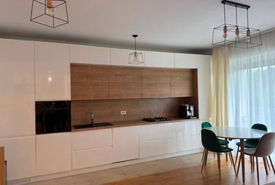 Apartament cu 3 camere semidecomandat în Băneasa