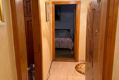De VÂNZARE: Apartament e cu 3 camere, Decomandat – Etaj 1/3 - 12