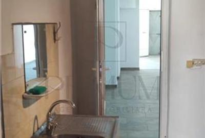 Spatiu comercial, zona linistita, 2 intrari, 75 mp, 4 camere - 4