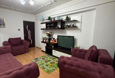 Apartament cu 2 camere decomandat în Micro 13