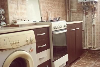 2 camere Calea Bucuresti , centrala / etaj 3 , finisaje medii / mobilat - 4