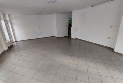 Spațiu comercial, de 62.00 mp, în Cetate