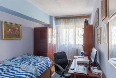 Apartament cu 4 camere decomandat în Ultracentral
