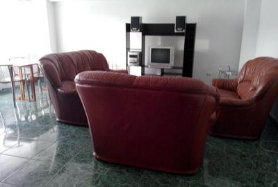 Apartament cu 3 camere decomandat în Decebal