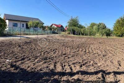 Teren Construcții intravilan de 451 mp, în Tomești
