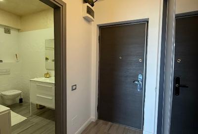 Studio Lux prima linie la mare in White Tower Mamaia - 9