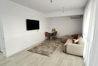 Apartament cu 3 camere semidecomandat în Baicului