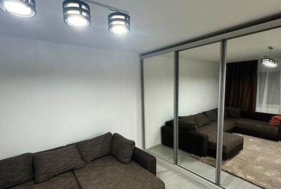 Apartament cu 4 camere decomandat în 13 Septembrie