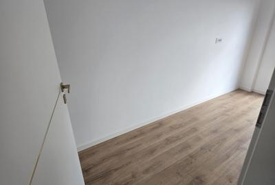 Apartament cu 3 camere decomandat în Theodor Pallady