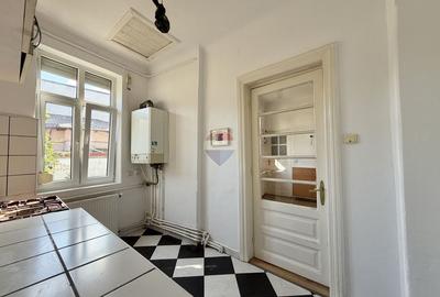 Parte de casă cu 3 camere, curte proprie și teren – Str. Ion Baiulescu - 10