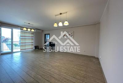 Apartament cu 3 camere decomandat, mobilat în Lazaret