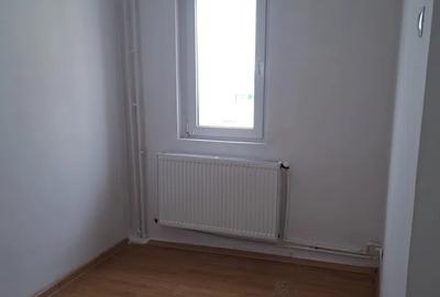 Garsonieră decomandată în Podu Roș