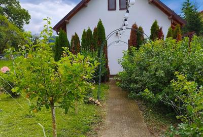 Casă individuală cu 4 camere în Central