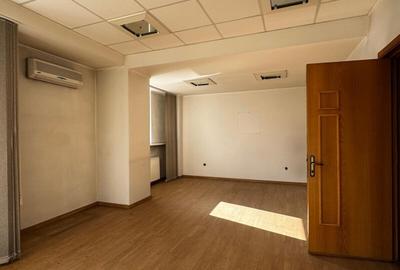 De vanzare CLADIRE CORPORATE – FOST SEDIU BANCAR - BRASOV - 23