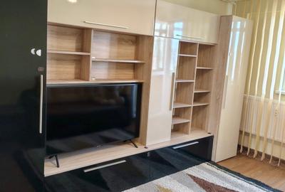 Apartament cu 2 camere decomandat în Drumul Taberei