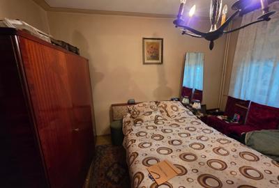 Vanzare apartament 3 camere Drumul Taberei etajul 1/4 decomandat 66 mp bloc 1977 - 16