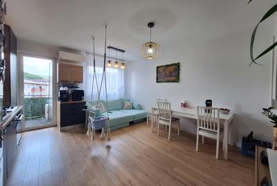 Apartament cu 3 camere, 65,6 mp, 2 parcari, 2 bai, zona Fagului - 1