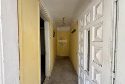 Casă cu teren 251 mp – zona Andronache, Strada Mențiunii - 8