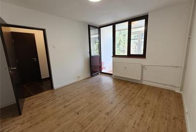 3 camere decomandat, renovat complet, etaj 2/4, Titan - 1 Decembrie Metrou - 13