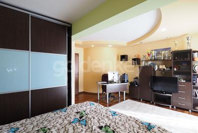 Vila cu 9 camere, 5 bai | D+P+1+M | 416mp teren - 15