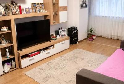 Vând apartament 3 camere - 1