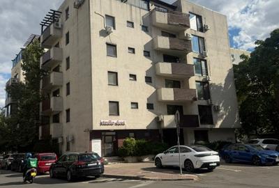 Apartament cu 3 camere semidecomandat în Nerva Traian