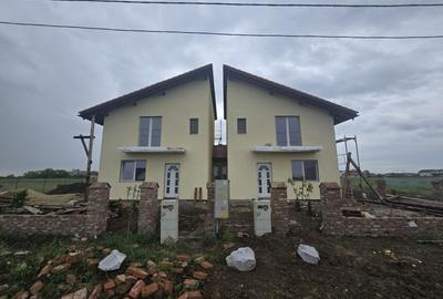 Duplex cu 4 camere în Moșnița Nouă