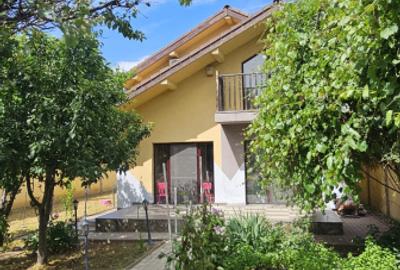 Casă cu 665 mp teren, garaj și terasă, zona Damila - 1