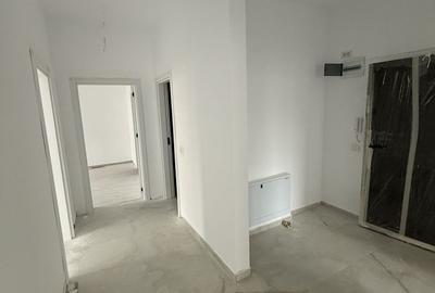 Apartament cu 3 camere semidecomandat în Theodor Pallady