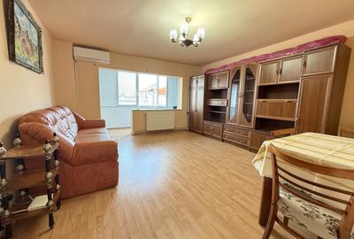 Apartament cu 2 camere semidecomandat, mobilat în Bucovina