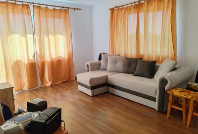 Apartament cu 2 camere decomandat, mobilat în Sânpetru