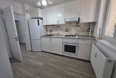 Apartament cu 3 camere decomandat în P-ța Reșița