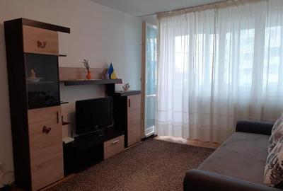 Apartament cu 2 camere semidecomandat, mobilat în Berceni