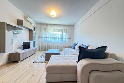 Apartament cu 3 camere semidecomandat în Băneasa