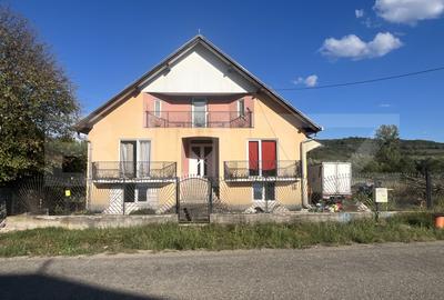Casă individuală cu 5 camere în Sud