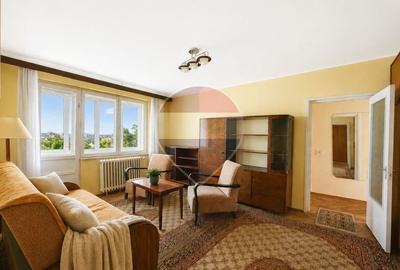 Apartament cu 3 camere semidecomandat în Ultracentral