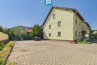 Casă individuală cu 18 camere în Ultracentral