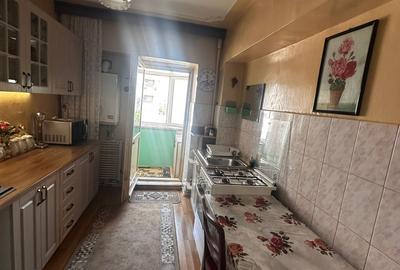 Apartament cu 3 camere, decomandat, zona Dacia - 6