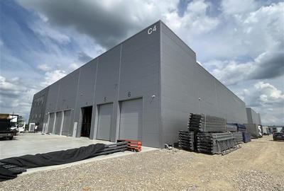 Spațiu industrial, de 1,800 mp, în Central