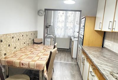 Apartament cu 3 camere decomandat, mobilat în Hotvon