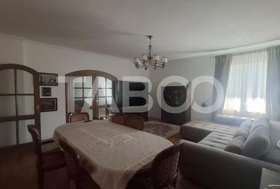 Apartament cu 4 camere decomandat, mobilat în Central