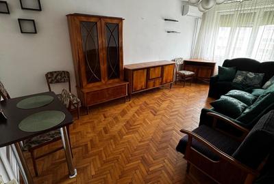 3 Cam--Complex Studentesc-3 Min de Centru--Etaj 7--Centrala-- 63 MP-110.000 Euro - 2