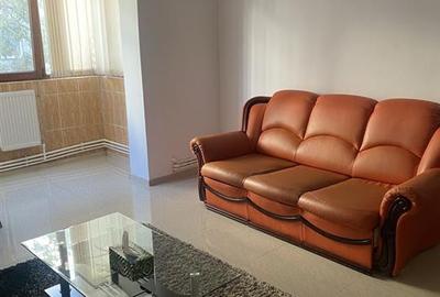 Apartament cu 2 camere semidecomandat, mobilat în Dacia
